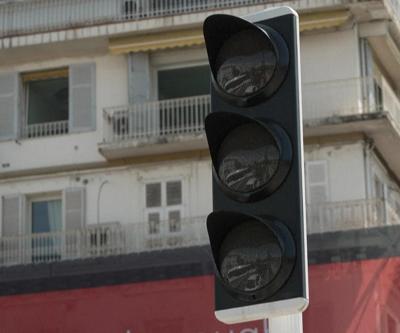 Fransa’da elektrik kesintisi: Kundaklama şüphesi gündemde