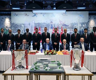 Cumhurbaşkanı Erdoğan, Süper Lig şampiyonu Galatasarayı kabul etti