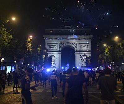 PSG şampiyon oldu, Paris yandı Fransız bakandan tepki çeken barbar paylaşımı...