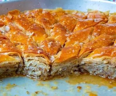 Somer Şef evde baklavanın sırrını açıkladı: Fanlı mı fansız mı pişer Evde lezzetli baklava yapımı