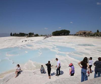 Yabancı Turist Sayısı Nisanda Rekor Kırdı