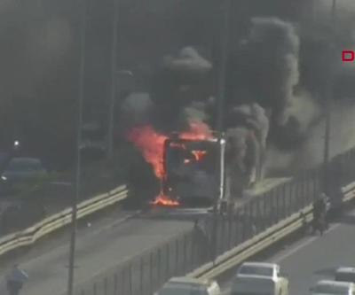 Son dakika haberi: Bakırköyde metrobüs yangını
