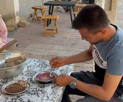Dağdan kar getirip tatlandırdı, tabağını 50 TLden satmaya başladı