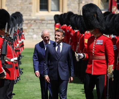 İngiltere’yi Karıştıran Görüntüler Tepki Yağdı: Macron’dan Windsor’da ‘Napolyon’ Yürüyüşü...