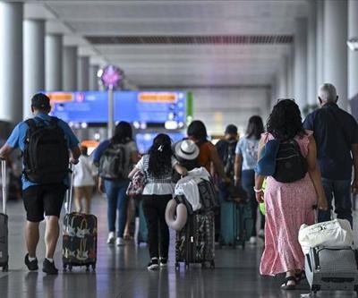 Hava yolunu kullanan yolcu sayısı yılın ilk yarısında 108,8 milyonu aştı