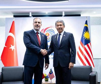 Bakan Fidandan Malezya’da diplomasi trafiği
