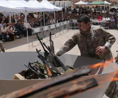 İşte kare kare o an: PKK silahları böyle yaktı