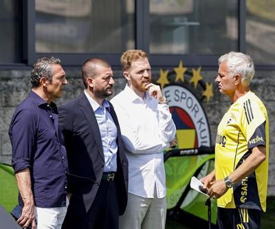 Fenerbahçede Başkan Ali Koç ve Sportif Direktör Devin Özek, antrenmanı yerinden takip etti