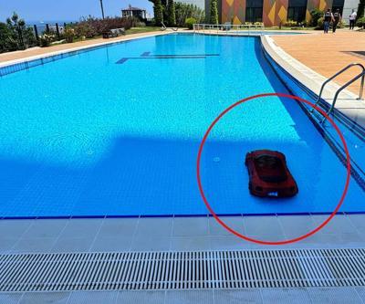4 yaşındaki çocuk, akülü arabasıyla havuza düştü: Durumu kritik