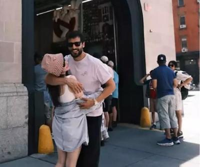 Serkan Çayoğlu ve Özge Gürel New Yorkta Aşk Dolu Anlar Yaşadı Sürpriz Fotoğraf Gündem Oldu