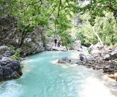 Doğa Harikası Sarısu Kanyonundaki Şelaleler Doğaseverleri Büyülüyor