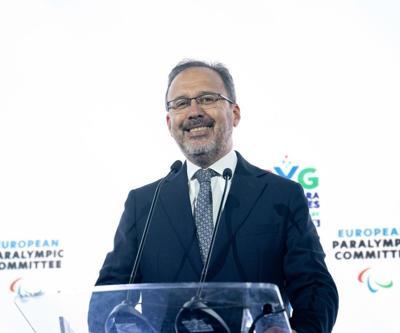 Mehmet Kasapoğlu: Engelleri birlikte, azimle ve sporun gücüyle aşacağız