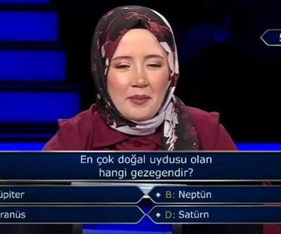 En çok doğal uydusu olan hangi gezegendir