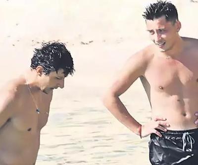 Midyat’tan Çeşme’ye Uzanan Tatil Yolculuğu: Atakan Özkaya ve Alper Çankaya’nın Keyifli Anları