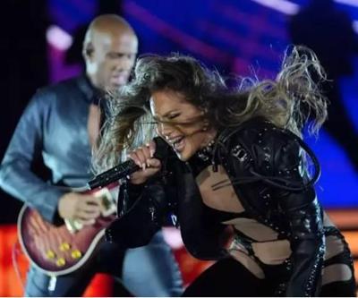Jennifer Lopez İstanbulda Fırtına Gibi Esti Muhteşem Sahne Performansı Büyüledi