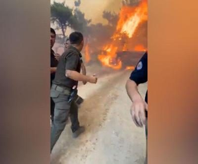 Yangın kapanında can pazarı: Çanakkalede itfaiye ekibi ölümden son anda kurtuldu