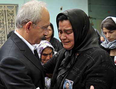 CHP liderinden Atakan ailesine ziyaret