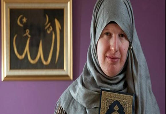 İngiliz asker önce kadın sonra Müslüman oldu