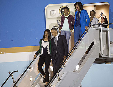 Obama, Mandelanın ailesini ziyaret etti