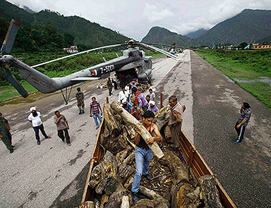 Hindistanda düşen helikopterde 19 kişi öldü