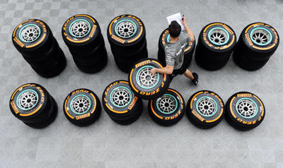 FIAdan Mercedes ve Pirelliye ceza