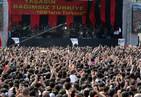 Grup Yorumun Bağımsız Türkiye konseri 14 Nisanda