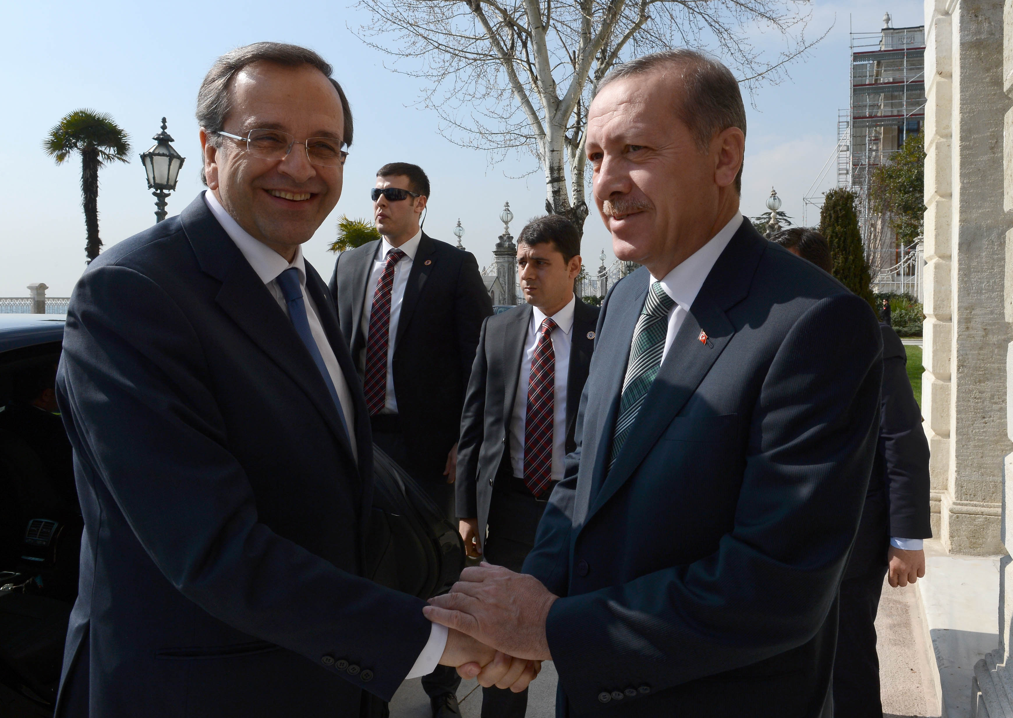 Erdoğan: Kıbrıs sorununu tarihe gömelim