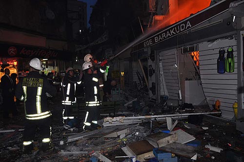 İzmirde patlama: 2 yaralı
