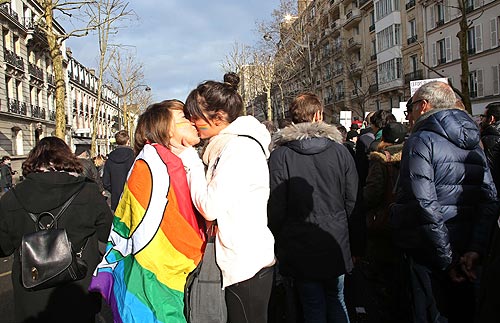 Fransada eşcinsel evliliğe onay