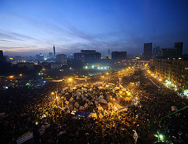 Tahrirde yine dev gösteri