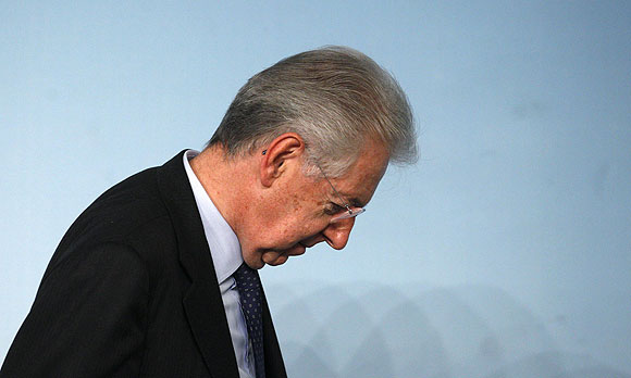 İtalya Başbakanı Monti istifa etme niyetinde