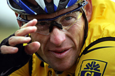 Armstronga destek yağıyor