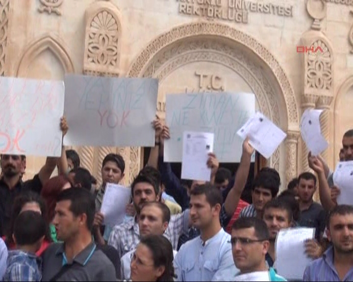 Kürtçe öğretmen adaylarından protesto