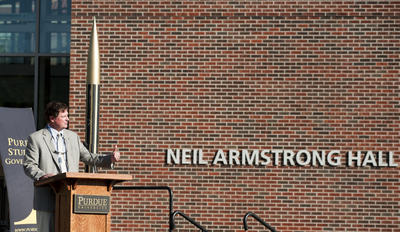 Neil Armstrongun cenaze töreni tartışma yarattı