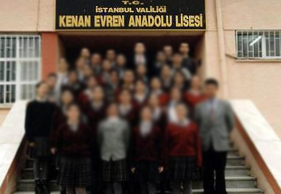 Türkiyede en fazla sokak ismi Kenan Evrene ait