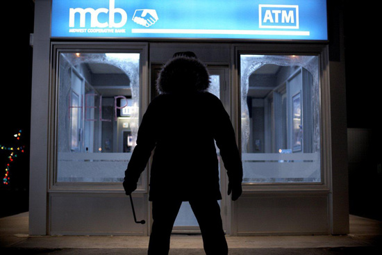 ATMde ölüm kalım mücadelesi..