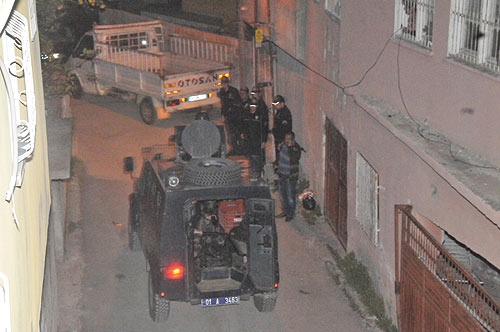 Adanada çatışma: 3 polis yaralı