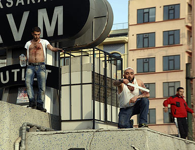 İstanbulda yine terör estirdiler