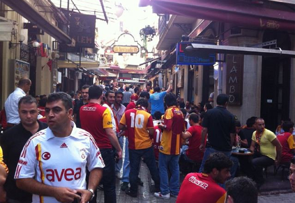 Galatasaray taraftarlarını şoke eden karar