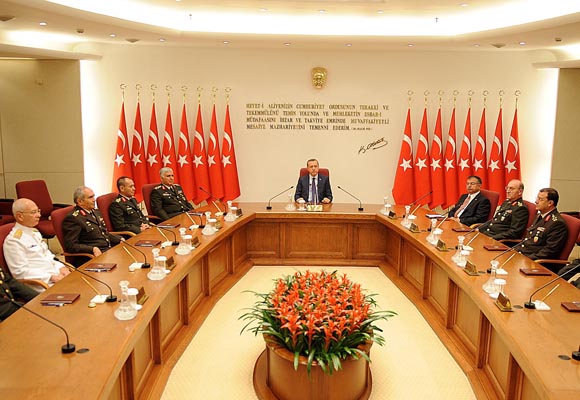 Erdoğanın ilk mesaisi YAŞ toplantısı