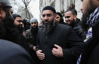 Radikal imam Londrada şeriat ilan etti