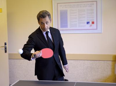 Sarkozyden tartışılan karar