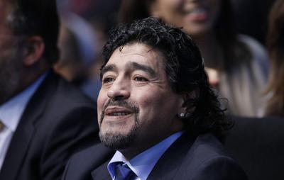 Ahmedinecad Maradonayı istiyor