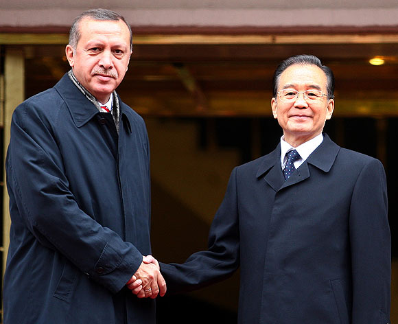 Çin liderine Doğu Türkistan Derneğince protesto