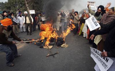 Hindistan: Pakistan sınırından ateş açıldı