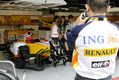 Renaultya çifte sponsor darbesi