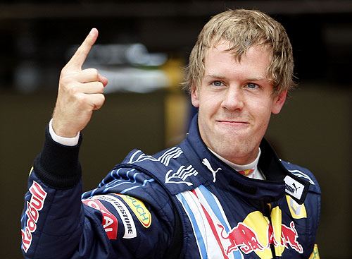 Vettel İngilterede zafere sürdü