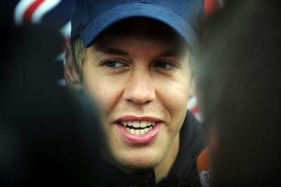 İngilterede ilk antrenman Vettelin