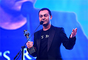 Kral Müzik Ödüllerinde yılın şarkısı Aşkı Virane