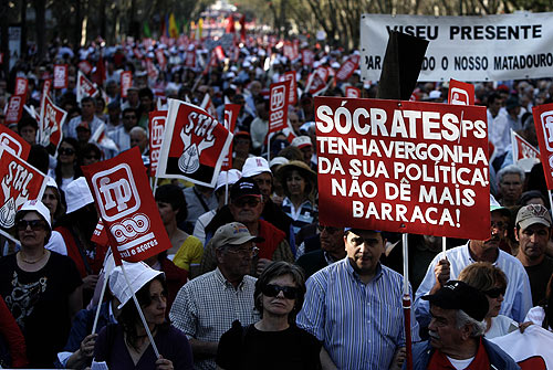 200 bin kişi Portekiz hükümetini protesto etti